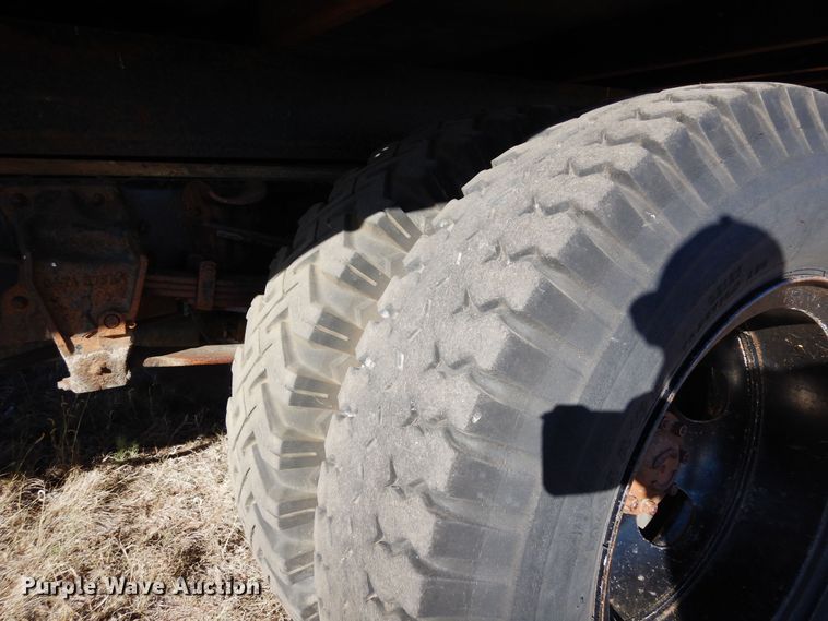 image for item DF8171 1966 Ford 600  grain truck