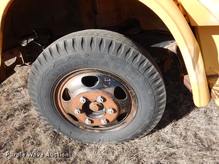 image for item DF8171 1966 Ford 600  grain truck