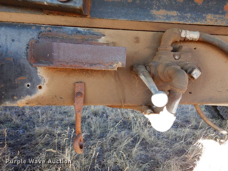 image for item DF8171 1966 Ford 600  grain truck