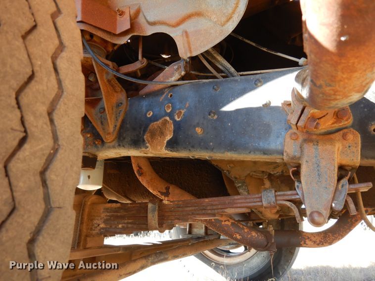 image for item DF8171 1966 Ford 600  grain truck