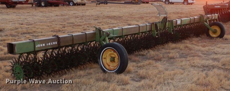 image for item DF8198 John Deere 400  rotary hoe