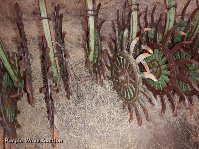 image for item DF8198 John Deere 400  rotary hoe