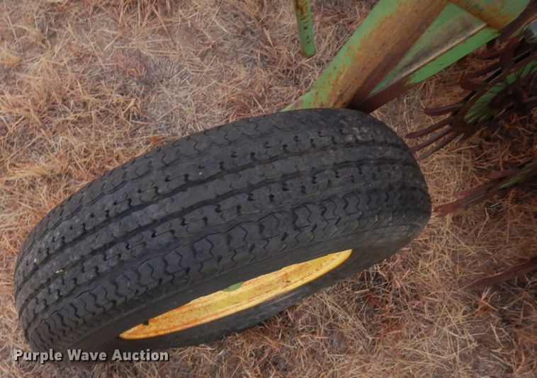 image for item DF8198 John Deere 400  rotary hoe