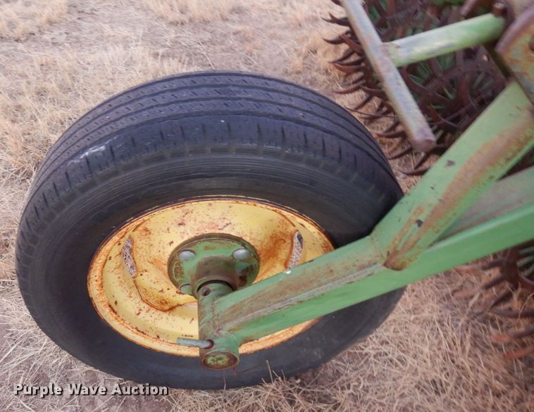 image for item DF8198 John Deere 400  rotary hoe