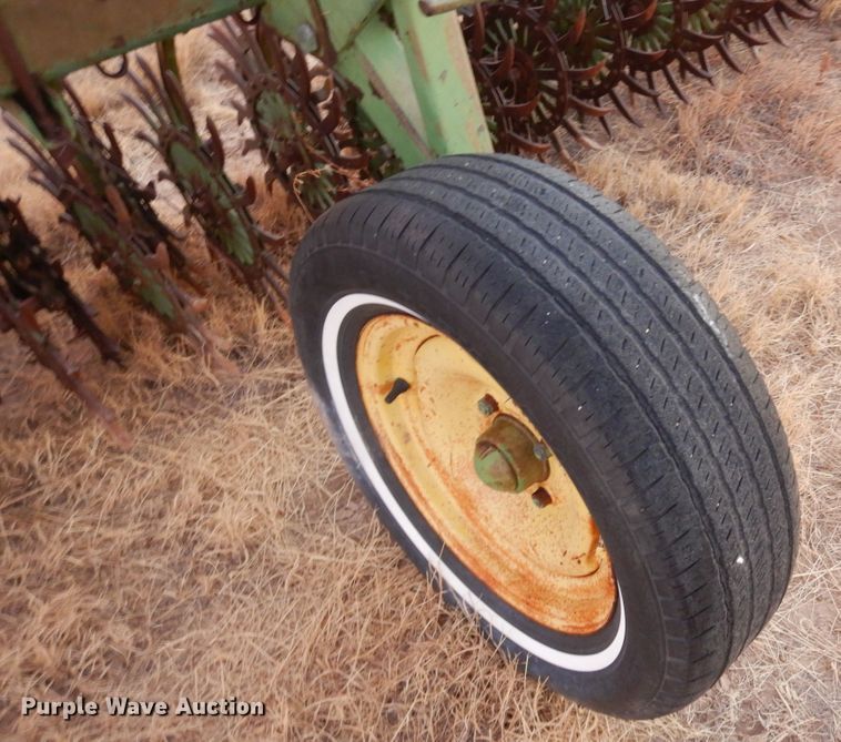 image for item DF8198 John Deere 400  rotary hoe