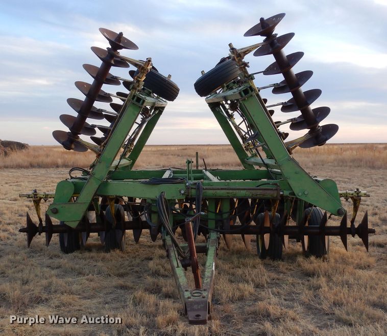 image for item DF8204 John Deere 330  double off-set disk