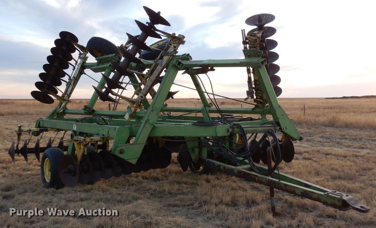 image for item DF8204 John Deere 330  double off-set disk