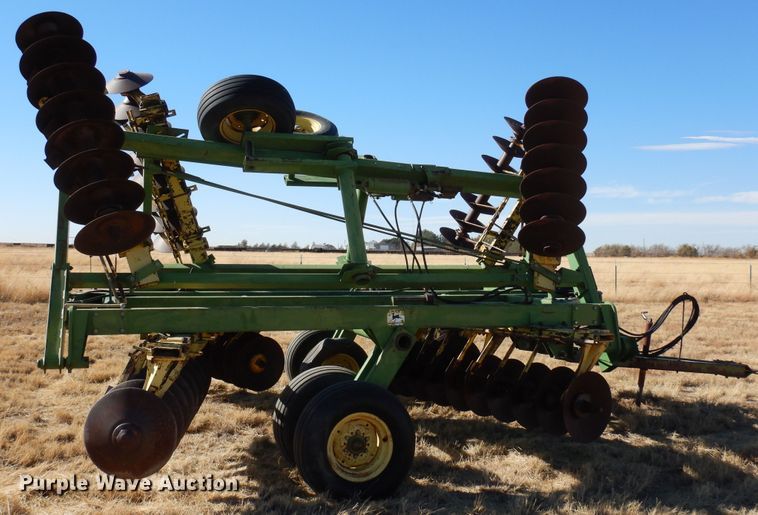 image for item DF8204 John Deere 330  double off-set disk