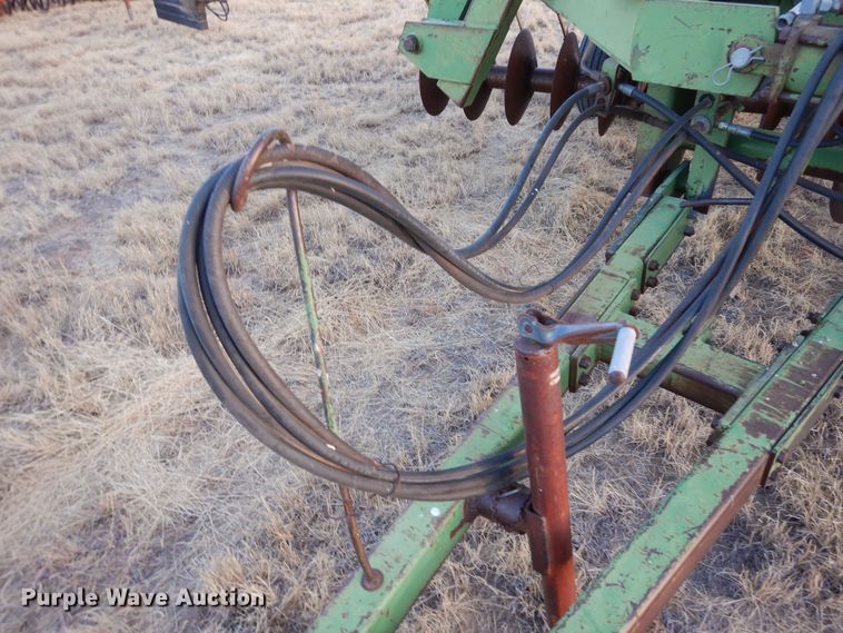 image for item DF8204 John Deere 330  double off-set disk