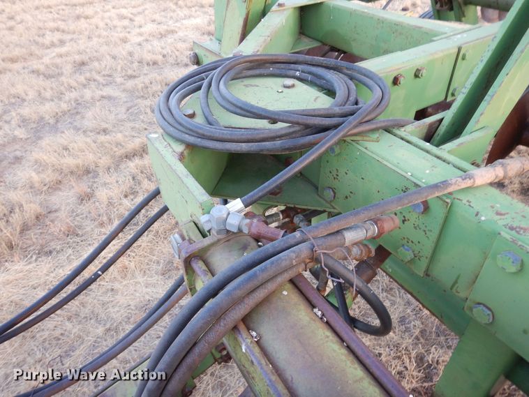 image for item DF8204 John Deere 330  double off-set disk