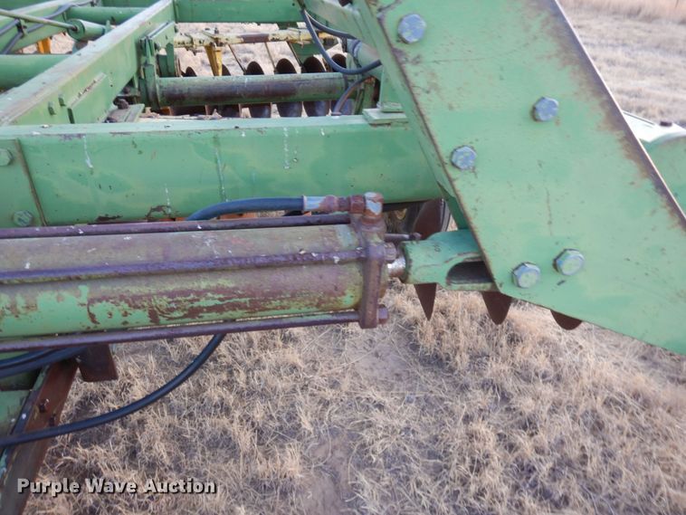 image for item DF8204 John Deere 330  double off-set disk