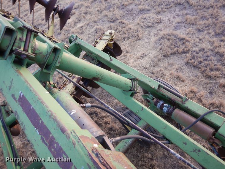 image for item DF8204 John Deere 330  double off-set disk