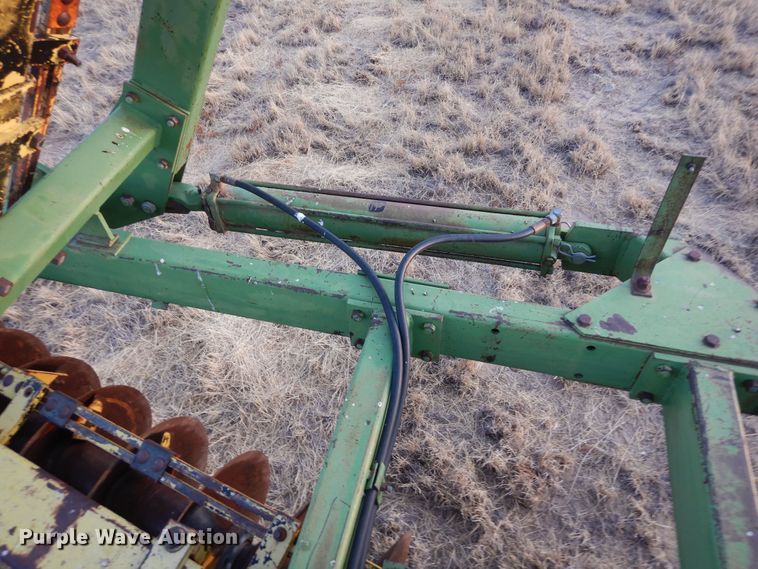 image for item DF8204 John Deere 330  double off-set disk