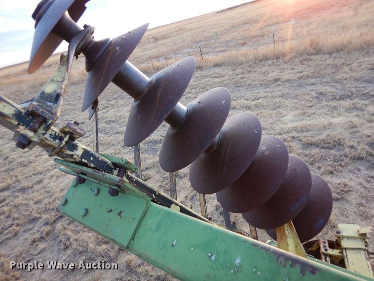 image for item DF8204 John Deere 330  double off-set disk