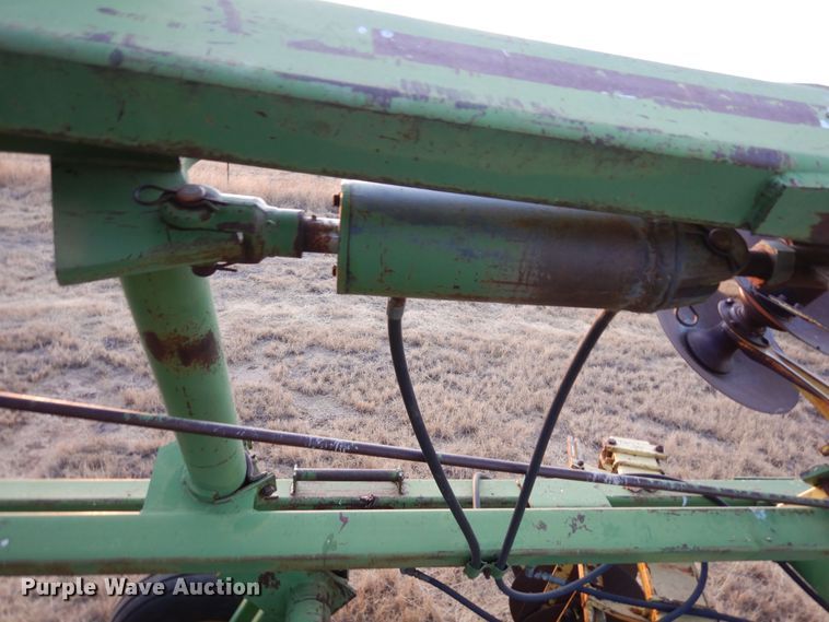 image for item DF8204 John Deere 330  double off-set disk