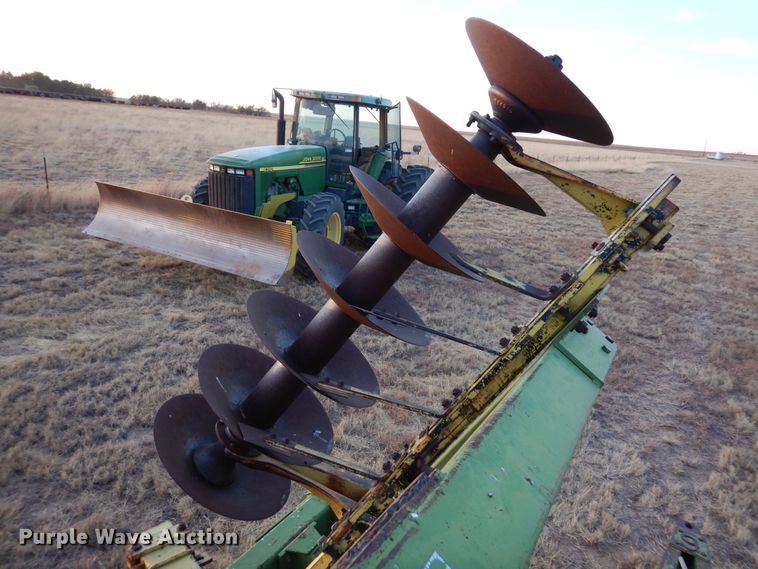 image for item DF8204 John Deere 330  double off-set disk