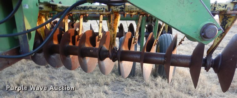 image for item DF8204 John Deere 330  double off-set disk