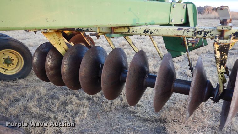 image for item DF8204 John Deere 330  double off-set disk