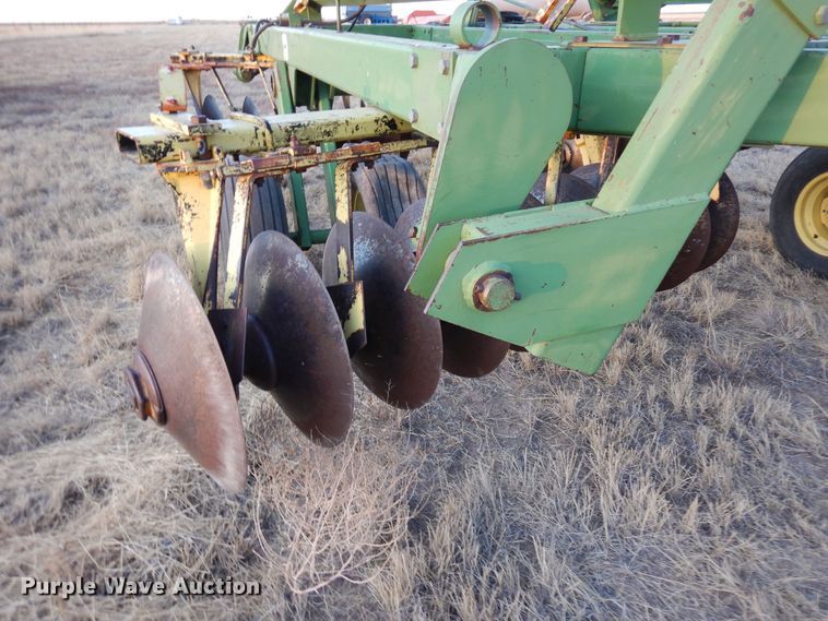 image for item DF8204 John Deere 330  double off-set disk