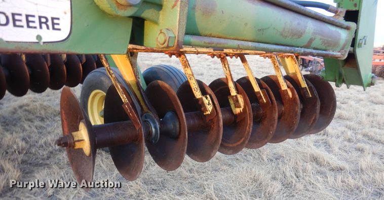 image for item DF8204 John Deere 330  double off-set disk
