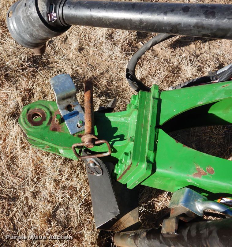 image for item DF8210 2014 John Deere 569 Premium  round baler