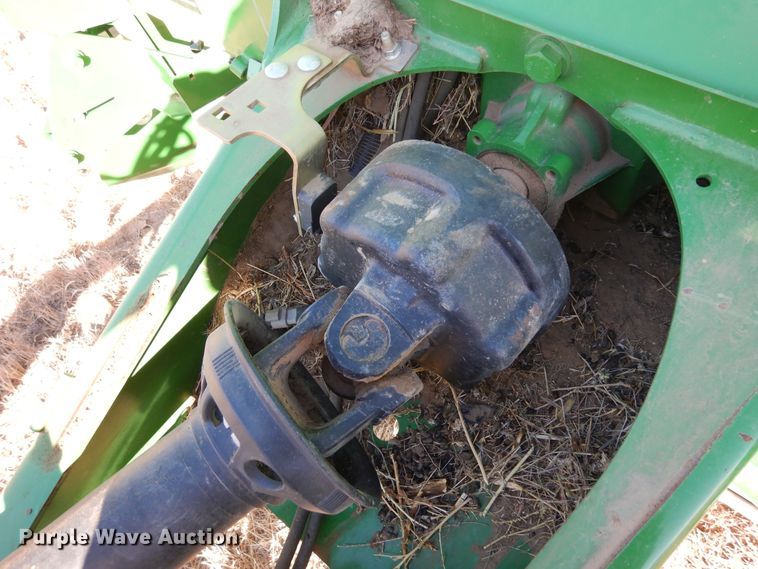 image for item DF8210 2014 John Deere 569 Premium  round baler