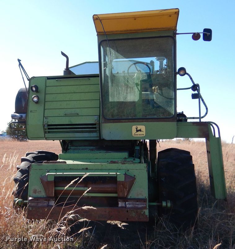 image for item DK7300 John Deere 6600  combine