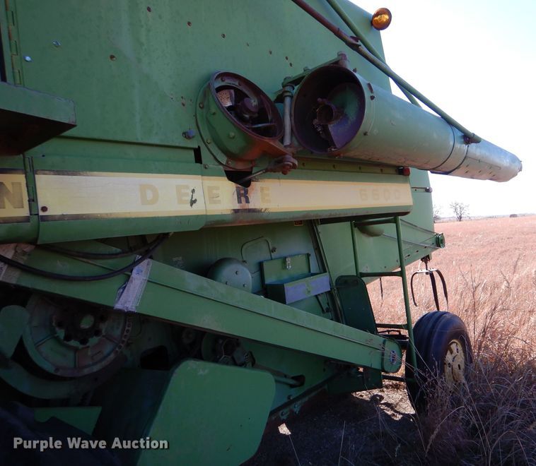 image for item DK7300 John Deere 6600  combine