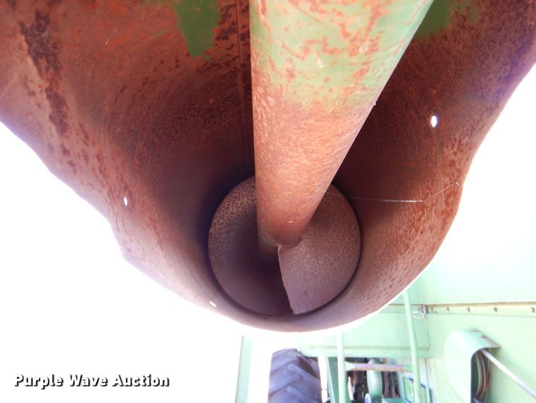 image for item DK7300 John Deere 6600  combine