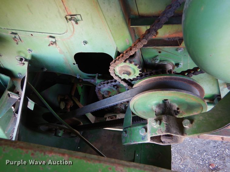 image for item DK7300 John Deere 6600  combine