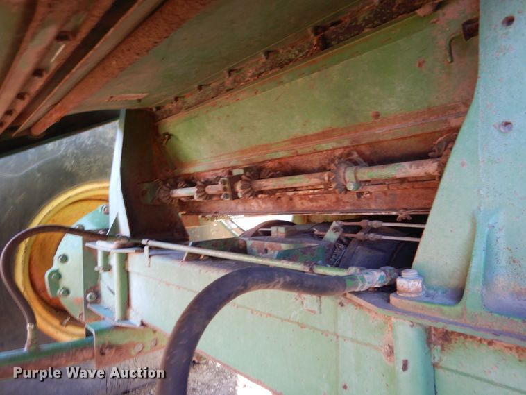 image for item DK7300 John Deere 6600  combine