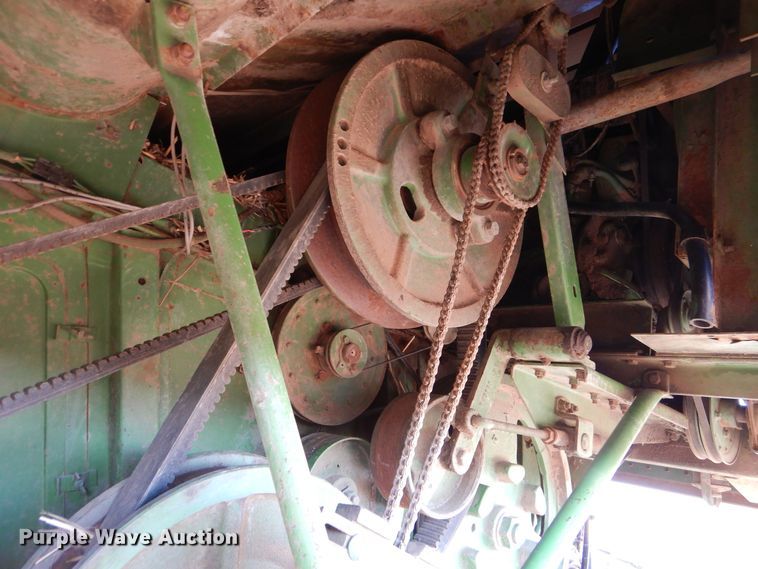 image for item DK7300 John Deere 6600  combine