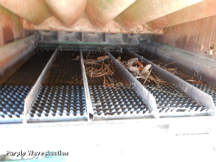 image for item DK7300 John Deere 6600  combine