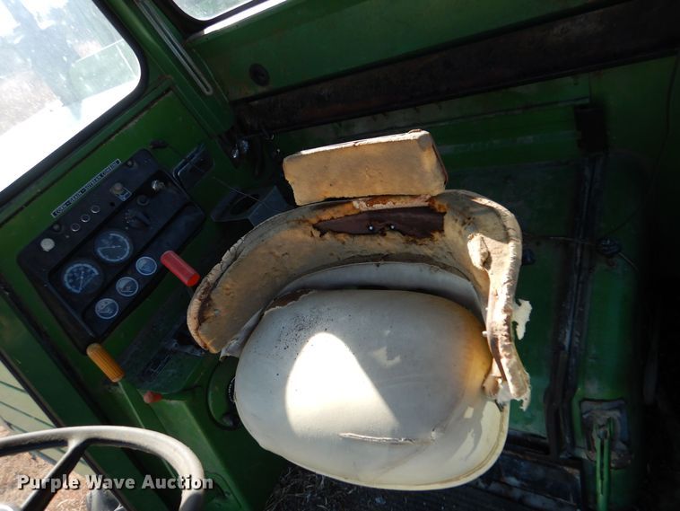 image for item DK7300 John Deere 6600  combine