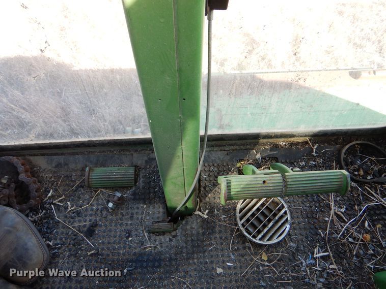 image for item DK7300 John Deere 6600  combine