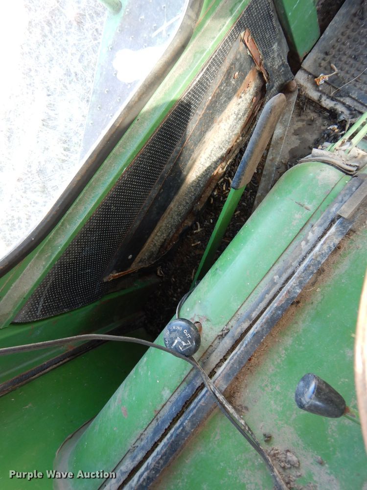 image for item DK7300 John Deere 6600  combine