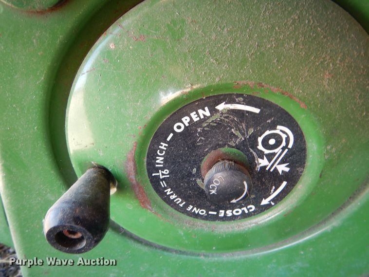 image for item DK7300 John Deere 6600  combine