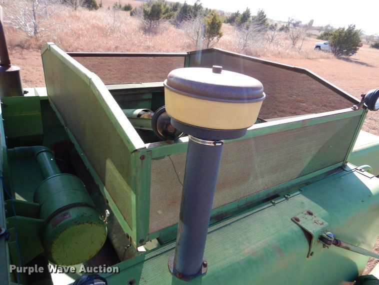 image for item DK7300 John Deere 6600  combine