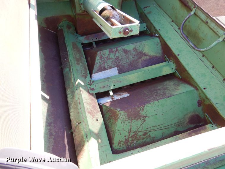 image for item DK7300 John Deere 6600  combine