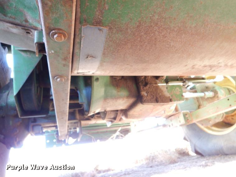 image for item DK7300 John Deere 6600  combine