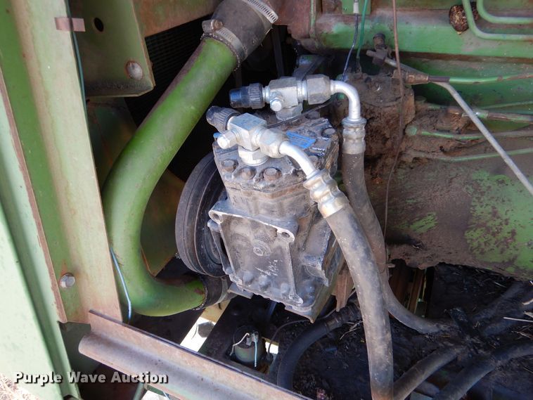 image for item DK7300 John Deere 6600  combine