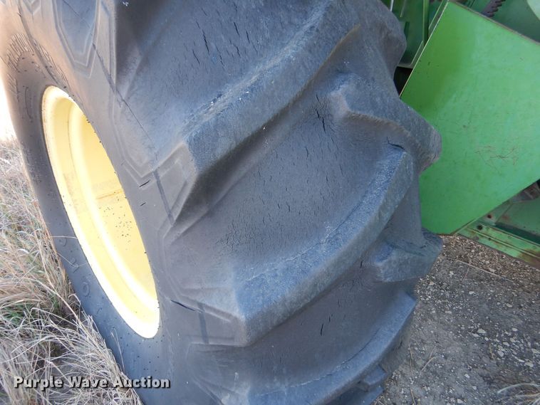 image for item DK7300 John Deere 6600  combine