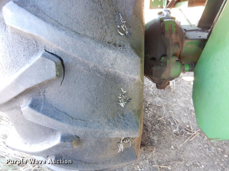 image for item DK7300 John Deere 6600  combine