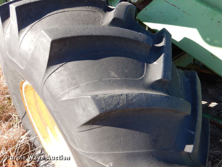 image for item DK7300 John Deere 6600  combine