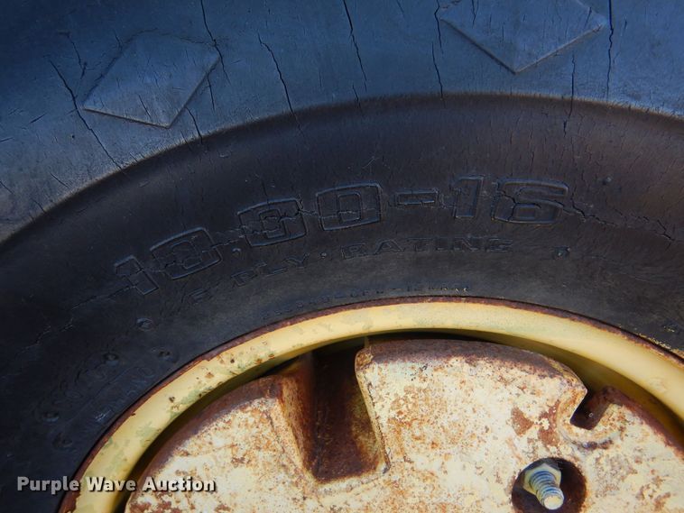 image for item DK7300 John Deere 6600  combine