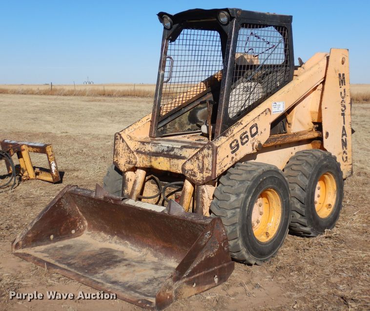 image for item DK8761 Mustang 960  skid steer loader