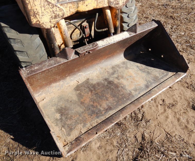 image for item DK8761 Mustang 960  skid steer loader