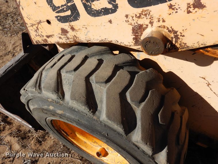 image for item DK8761 Mustang 960  skid steer loader