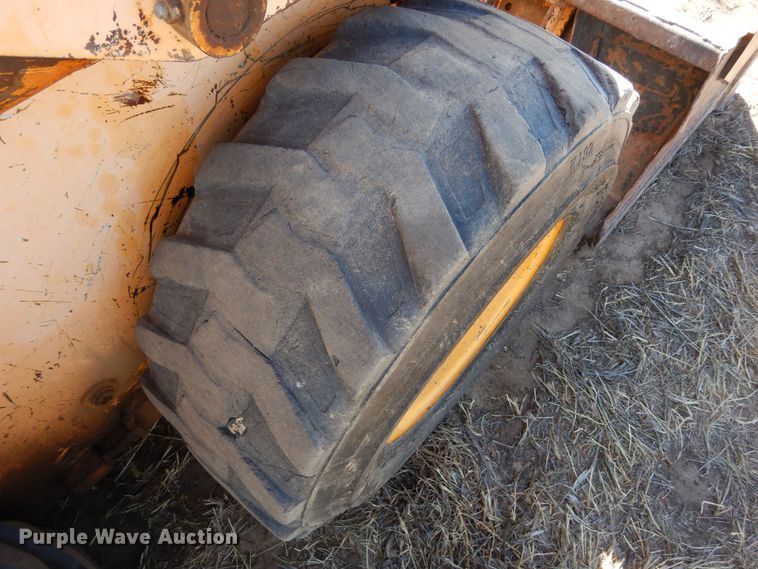 image for item DK8761 Mustang 960  skid steer loader