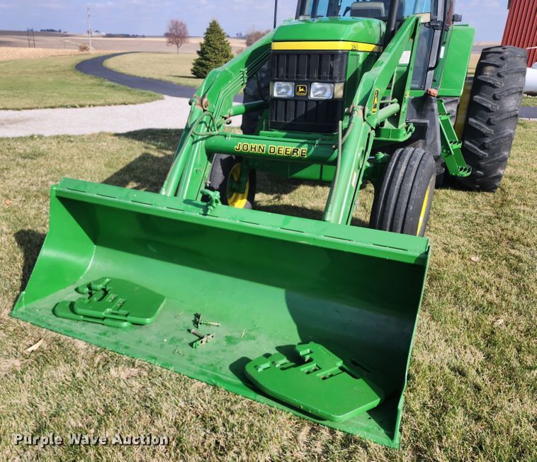 image for item DM4856 1994 John Deere 7210  tractor